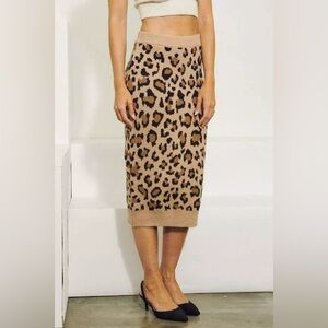 Davi & Dani Leopard Knit Skirt